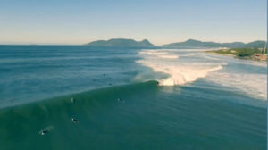 Leia mais sobre o artigo Boas ondas com amanhecer congelante.